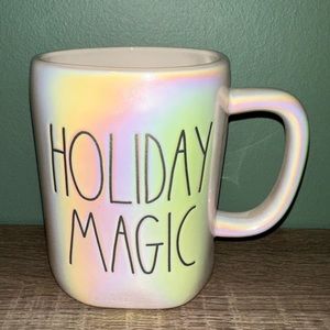 ❄️ Rae Dunn “Holiday Magic” Iridescent Mug! ❄️